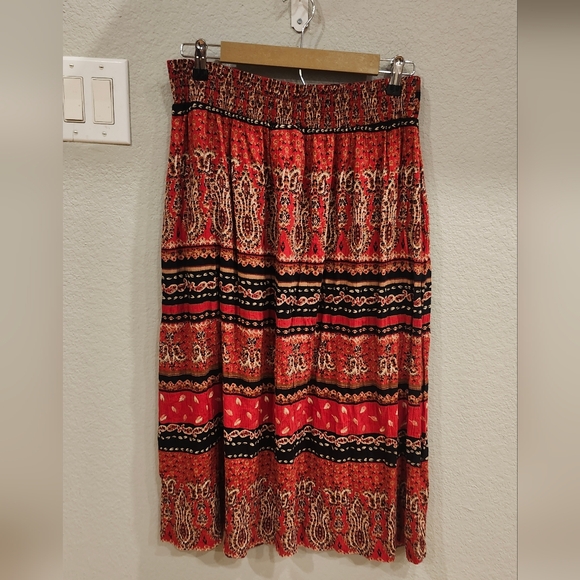 Bohemian Red and Black Skirt - Picture 4 of 11